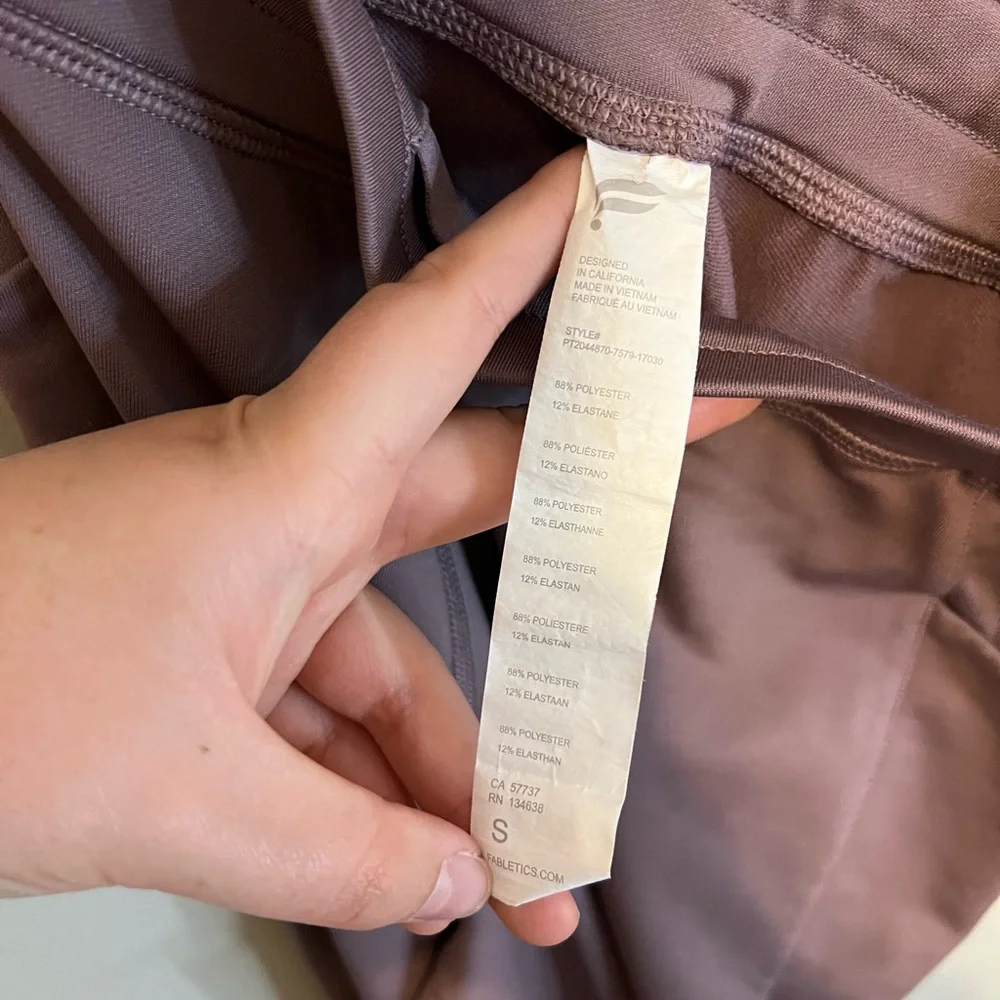 NWOT Fabletics On-The-Go Cold Weather Joggers | Retails $100 - Picture 7 of 7